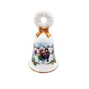 Porcelain Bell Avon Christmas 1986 Wreath Handle Vintage 5 Inch Holiday Scene